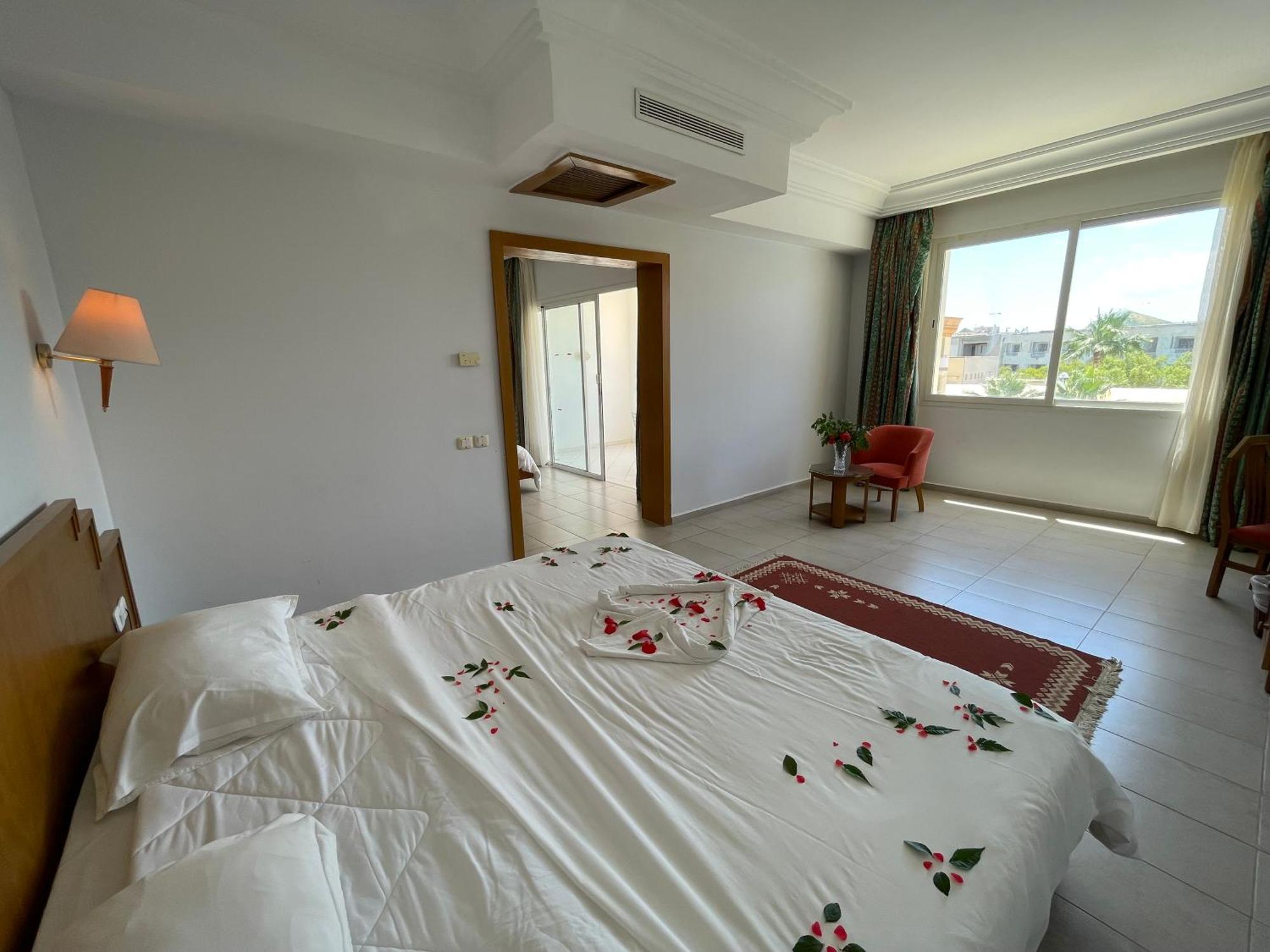 Marina Palace Yasmine Kamer foto